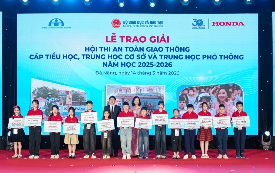 Hàng trăm học sinh, giáo viên nhận giải Hội thi An toàn giao thông năm 2025-2026